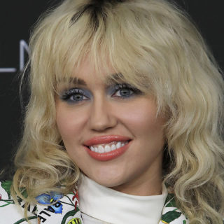 Κεραυνός χτύπησε το ιδιωτικό αεροπλάνο της Miley Cyrus