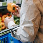 «Φωτιά» οι ανατιμήσεις σε βασικά είδη διατροφής στα σούπερ μάρκετ