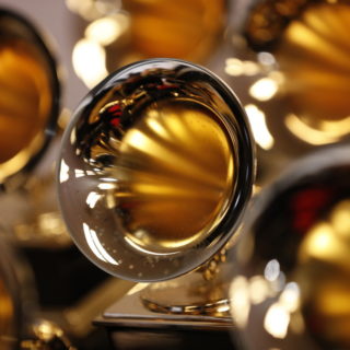 Grammys 2022: Ο φόρος τιμής της Eilish στον Hawkins, το ηχογραφημένο μήνυμα του Zelenskyy και μερικά ακόμη highlights