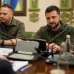 Ο Ζελένσκι καλεί την ΕΕ να επιβάλει άμεσα κυρώσεις στο ρωσικό πετρέλαιο και τις τράπεζες