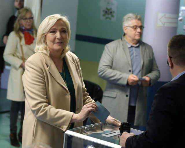 Γαλλικές εκλογές: Η Λεπέν λέει ότι δεν έχει «κρυφή ατζέντα» για έξοδο της χώρας από την ΕΕ