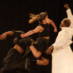 Ο χορός ως κίνημα αντίστασης: Ο Βραζιλιάνος Bruno Beltrão και η ομάδα του χορεύουν ενάντια στις ακροδεξιές πρακτικές