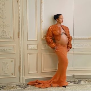 Η φωτογράφιση της Rihanna στη Vogue είναι η επιτομή της ελευθερίας
