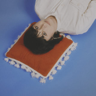 H Σtella εμπνέεται από τους ρεμπέτες και πάει το μπουζούκι στις ΗΠΑ