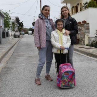 Ο Άη Στράτης άνοιξε την αγκαλιά του σε τρεις πρόσφυγες από την Ουκρανία