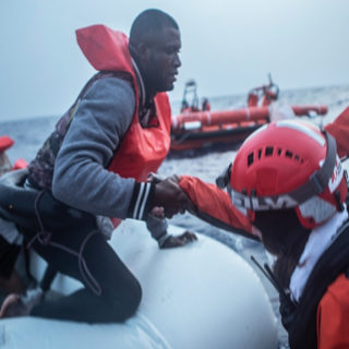 Γιατροί Χωρίς Σύνορα: Νέο ναυάγιο με 90 νεκρούς στη Μεσόγειο