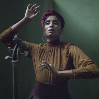 Η Ιmany στο Μέγαρο Μουσικής σε ένα κοντσέρτο για μία φωνή και 8 τσέλο