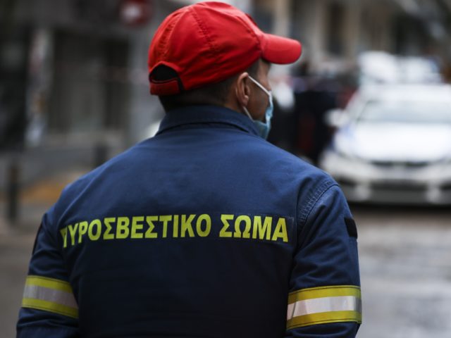 Καταστράφηκε το εργοστάσιο πλαστικών στο Μενίδι [ΒΙΝΤΕΟ]