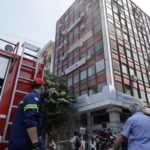 Υπό μερικό έλεγχο τέθηκε η φωτιά στο Βιοτεχνικό Επιμελητηρίο Θεσσαλονίκης – Εννέα άτομα στο νοσοκομείο