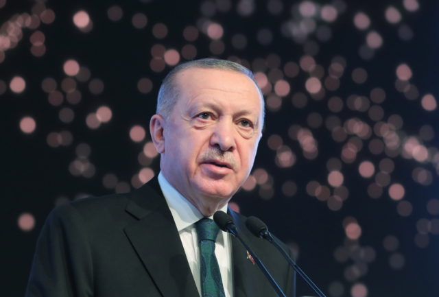 Ο Ερντογάν καλεί τους νατοϊκούς συμμάχους «να κατανοήσουν τις ευαισθησίες της Τουρκίας σε θέματα ασφαλείας»