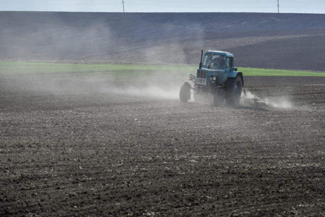 Σχεδόν 25 εκατομμύρια τόνοι σιτηρών είναι αποκλεισμένοι στην Ουκρανία