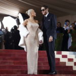 H Κιμ Καρντάσιαν φόρεσε το αυθεντικό φόρεμα της Μέριλιν Μονρόε κι έκλεψε την παράσταση στο φετινό Met Gala