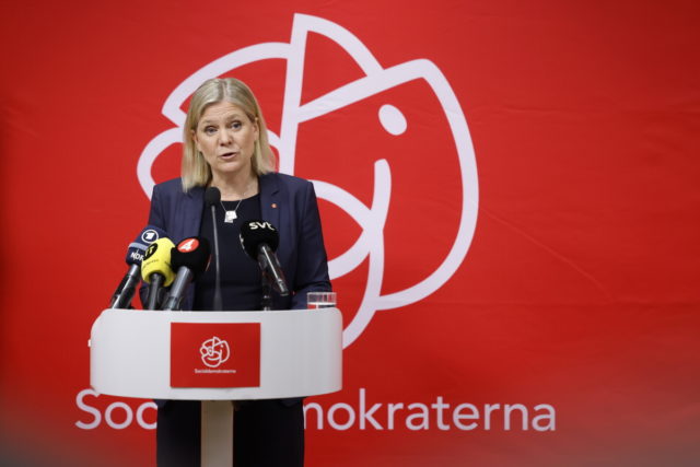 Τα κοινοβούλια στο Ελσίνκι και τη Στοκχόλμη εξετάζουν τις υποψηφιότητες για ένταξη στην Ατλαντική συμμαχία
