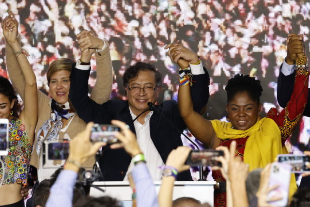 Κολομβία: Νίκη της Αριστεράς στον πρώτο γύρο των προεδρικών εκλογών