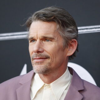 Ο Ίθαν Χοκ για τον πρώτο του serial killer ρόλο στην ταινία τρόμου Νεκρό Τηλέφωνο