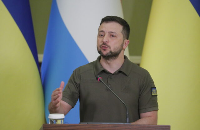 Ζελένσκι: «Ο κόσμος γλίτωσε παρά λίγο ένα πυρηνικό ατύχημα στη Ζαπορίζια»