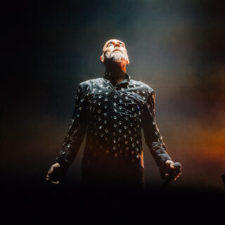 Η εκκίνηση του Release Athens 2022, δεν είχε μόνο το ρεσιτάλ αγένειας του Peter Murphy