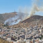 Πυρκαγιά στο Σχιστό κοντά σε κατοικημένη περιοχή