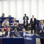 «Πυρά» κατά Μητσοτάκη στο Ευρωκοινοβούλιο για την ελευθερία του Τύπου και τις επαναπροωθήσεις