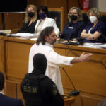«Θα το εξευτελίσω το δικαστήριο σας»: Νέα πρόκληση από τον Λαγό στη δίκη της Χρυσής Αυγής