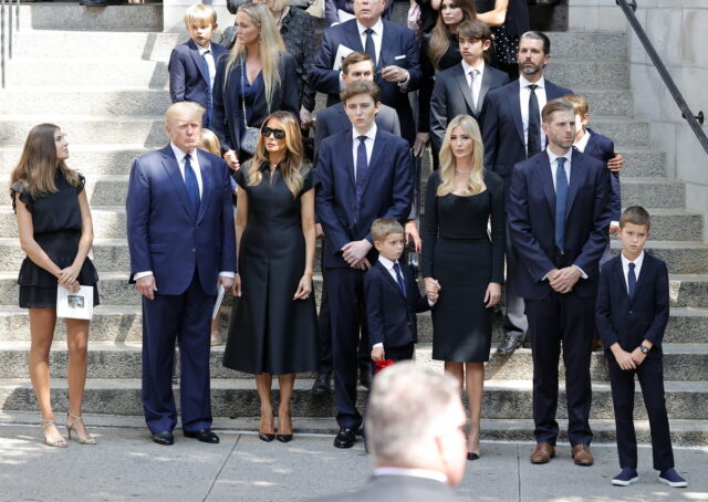 Όλη η οικογένεια Τραμπ στη κηδεία της Ιβάνα [ΕΙΚΟΝΕΣ]