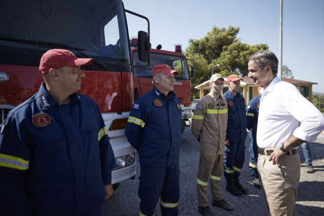 ΣΥΡΙΖΑ για επίσκεψη Μητσοτάκη στην Πεντέλη: «Κρεσέντο αλαζονείας και αυτοθαυμασμού»