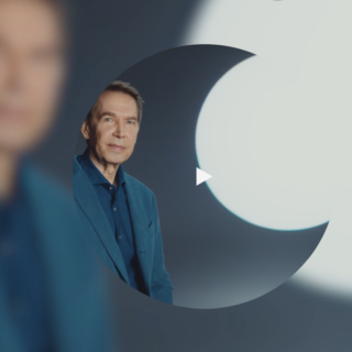 Ο Jeff Koons θα στείλει έργο του στο φεγγάρι σε μερικούς μήνες. Μας το είπε ο ίδιος