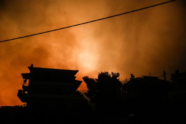 Φωτιά στην Πεντέλη: Φιλοξενία πολιτών που επλήγησαν από την πυρκαγιά