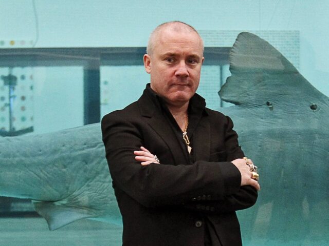 Ο Damien Hirst θα κάψει χιλιάδες πίνακες για το νέο πρότζεκτ του