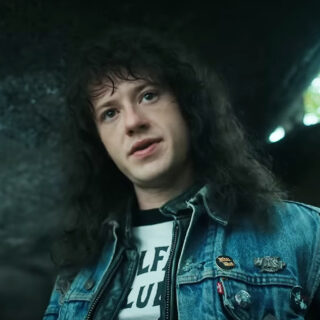 O ηθοποιός Joseph Quinn που υποδύεται τον Eddie Munson στο Stranger Things συνελήφθη στο αεροδρόμιο