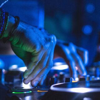 Το πιο σουρεάλ πάρτι του καλοκαιριού θα γίνει στο πάρκο Ελευθερίας