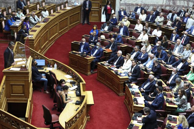 Τροπολογία ΣΥΡΙΖΑ στη Βουλή για το «πόθεν έσχες» πολιτικών προσώπων: Να συμπεριλαμβάνονται στις δηλώσεις και οι ρυθμίσεις δανείων