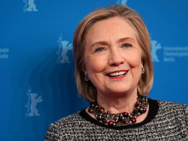 Σκάνδαλο Έπστιν: Η Χίλαρι Κλίντον καταγγέλλει επιχείρηση συγκάλυψης από πλευράς του Τραμπ