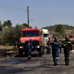 Υπό μερικό έλεγχο η πυρκαγιά στη Νέα Καλλικράτεια Χαλκιδικής