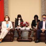 H Kίνα καλεί τις ΗΠΑ να δώσουν εξηγήσεις για την επίσκεψη Πελόζι στην Ταϊβάν