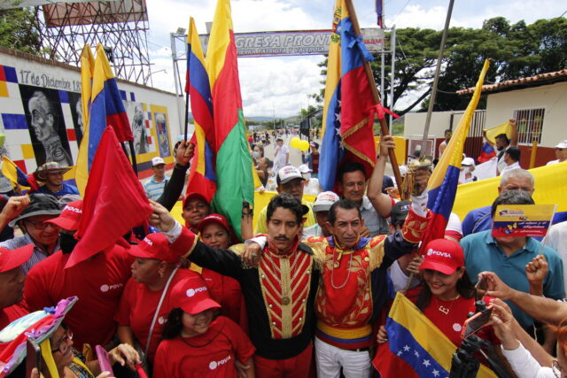 Αποκαταστάθηκαν οι διπλωματικές σχέσεις Βενεζουέλας – Κολομβίας ύστερα από τρία χρόνια