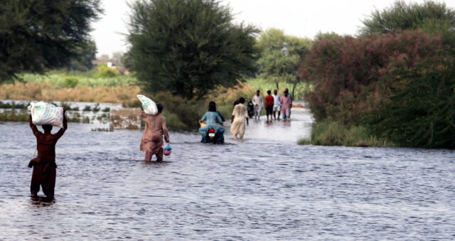 Πλημμύρες στο Πακιστάν: Ξεπέρασαν τους χίλιους οι νεκροί