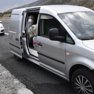 Εγκατέλειψε φορτηγάκι στην Κοζάνη με πάνω από 300 κιλά κάνναβη