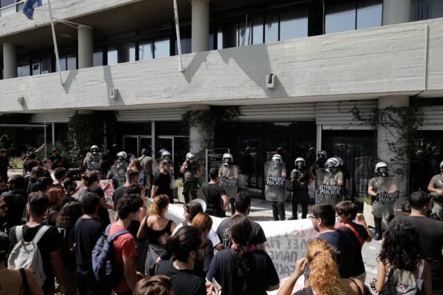 ΑΠΘ: Κινητοποίηση φοιτητών κατά της παρουσίας της αστυνομίας