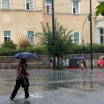 Κακοκαιρία: Μήνυμα 112 στην Αττική για περιορισμό μετακινήσεων – Έρχονται επικίνδυνα φαινόμενα