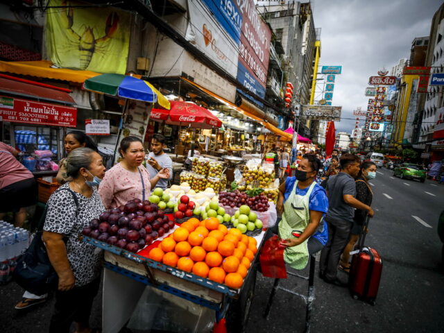Ο δρόμος με τις χίλιες γεύσεις στη Μπανγκόκ