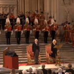 Ο βασιλιάς Κάρολος υπόσχεται να ακολουθήσει το παράδειγμα της μητέρας του