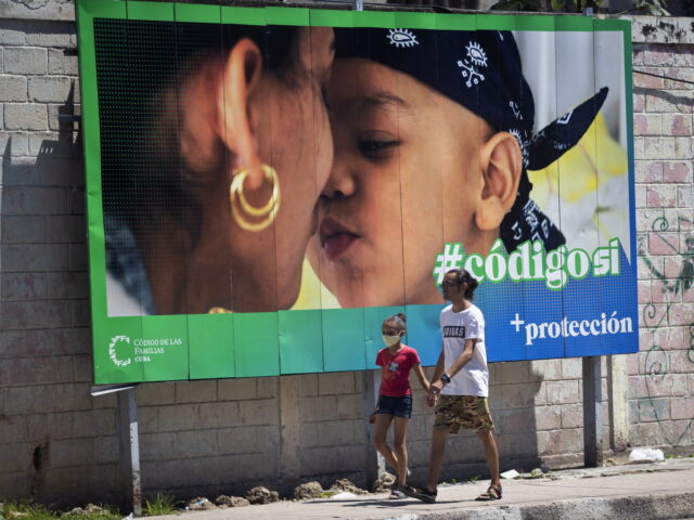 «Η αγάπη είναι πλέον νόμος στην Κούβα»: Το νησί της Επανάστασης πρωτοπορεί