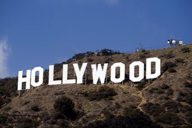 Η πινακίδα του Χόλιγουντ κλείνει τα 100 της χρόνια και ήρθε ο καιρός να «φρεσκαριστεί»