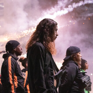 Η ‘Athena’ του Romain Gavras πυρπολεί και εκτός οθόνης