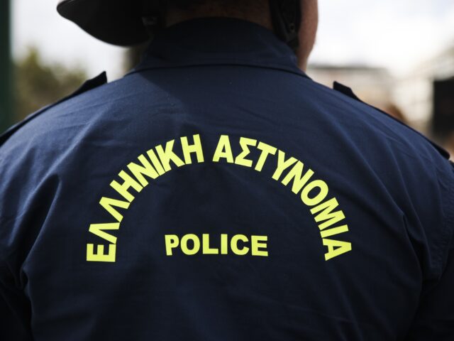 Συνελήφθησαν τέσσερις αστυνομικοί για βασανιστήρια σε βάρος κρατούμενου