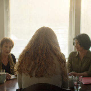 Φροντίζοντας γυναίκες που έχουν ανάγκη