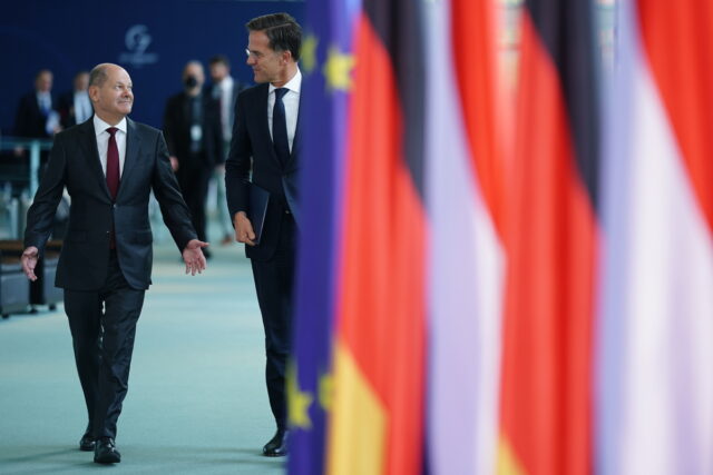 Η Γερμανία κάνει το δικό της «παιχνίδι» και κατηγορείται για υπονόμευση της ευρωπαϊκής αλληλεγγύης και ενότητας