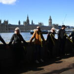 Μια ανθρώπινη αλυσίδα στο Λονδίνο, κατά της έκδοσης του Τζούλιαν Ασάνζ στις ΗΠΑ