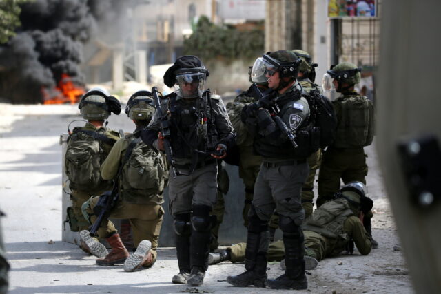 Τρεις Παλαιστίνιοι νεκροί από ισραηλινά πυρά στην κατεχόμενη Δυτική Όχθη